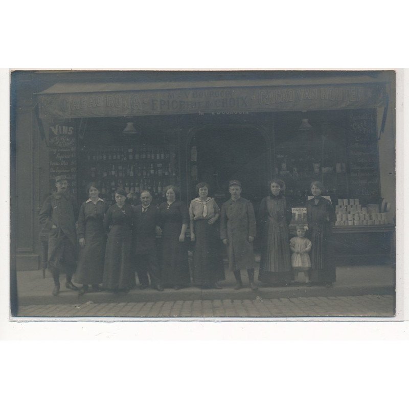CARTE PHOTO A LOCALISER : paris(?) epicerie de choix V. Bourgoin, cacao van houten - tres bon etat