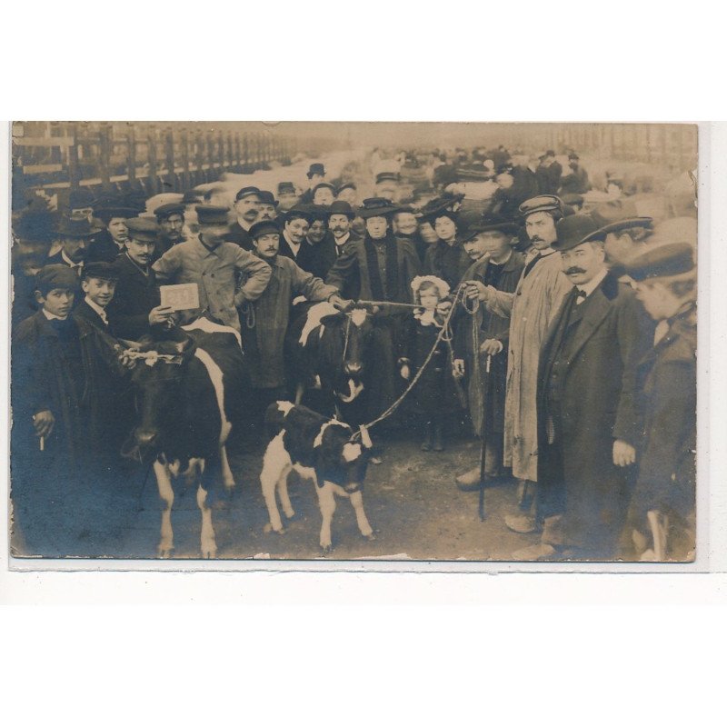 CARTE PHOTO A LOCALISER : paris(?) salon de l'agriculture - tres bon etat