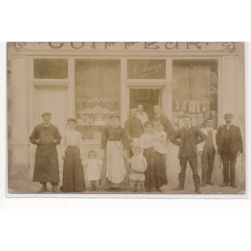 CARTE PHOTO A LOCALISER : vendeur de cartes postales M. Sourge - tres bon etat