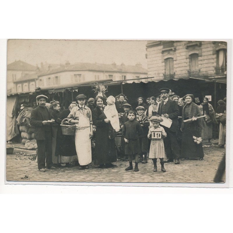 CARTE PHOTO A LOCALISER : marché, banlieu parisienne - tres bon etat