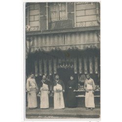 MALESHERBES : carte photo de la boucherie marchon (place du Martroi) - etat (2 coins pliés)