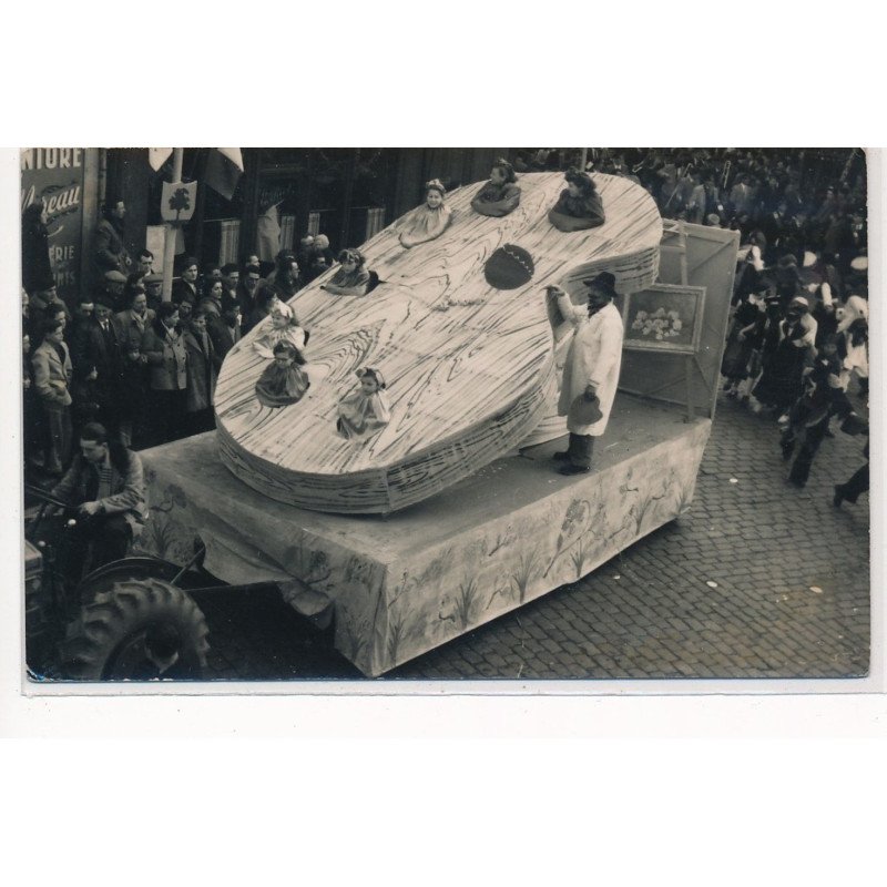 CARTE PHOTO A LOCALISER : cavalcad peinture, photo format CPA - tres bon etat