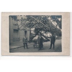 CARTE PHOTO A LOCALISER : cavalcade, avion fleuri - tres bon etat