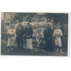 CARTE PHOTO A LOCALISER : gymnastique, curé - tres bon etat