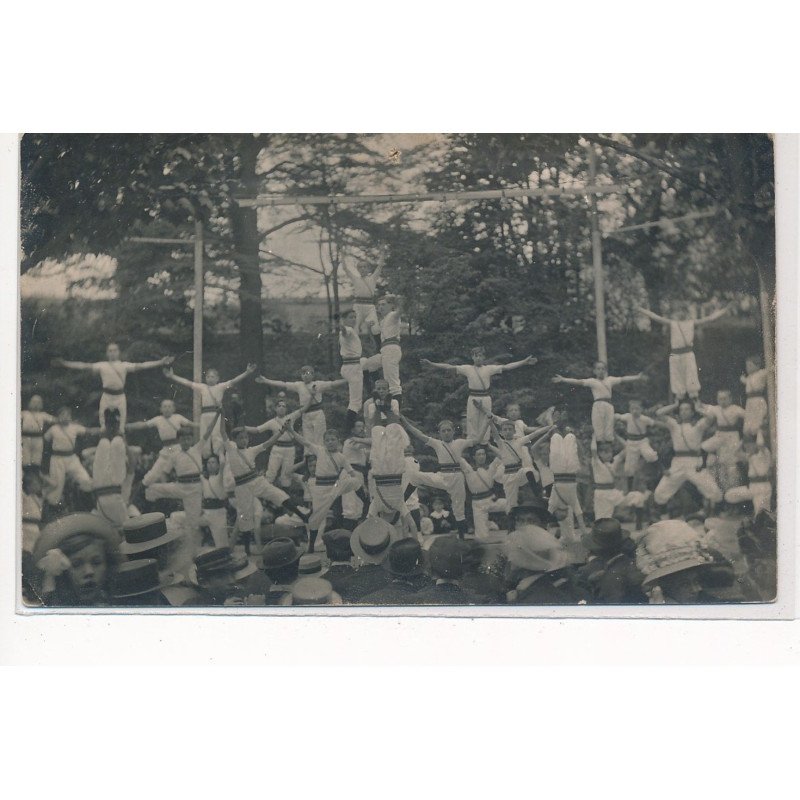 CARTE PHOTO A LOCALISER : lyon(?) concours de gymnastique, corbon montée saint-sebastien 21 - etat