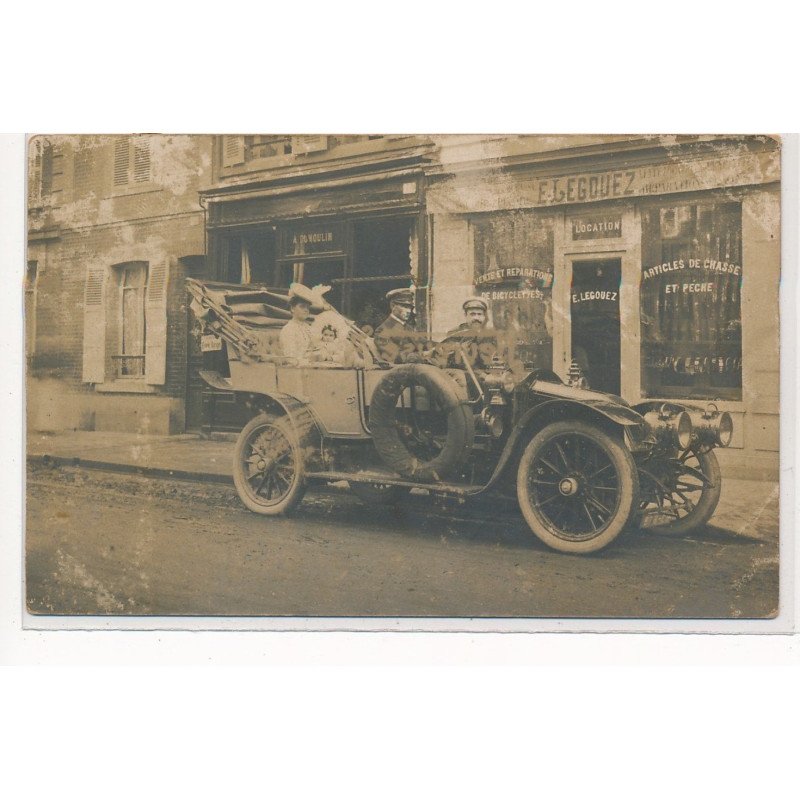 CARTE PHOTO A LOCALISER : paris(?) voiture, E. Legouez article de chasse - etat