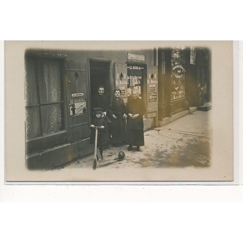 CARTE PHOTO A LOCALISER : paris(?) photo format CPA - tres bon etat