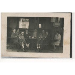 CARTE PHOTO A LOCALISER : interieur e café, biere du lion, paris(?) - tres bon etat
