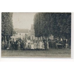 CARTE PHOTO A LOCALISER : fete de village - tres bon etat
