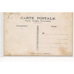 CARTE PHOTO A LOCALISER : paris(?) personnages chien - tres bon etat