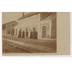 CARTE PHOTO A LOCALISER : gare, chemin de fer - tres bon etat