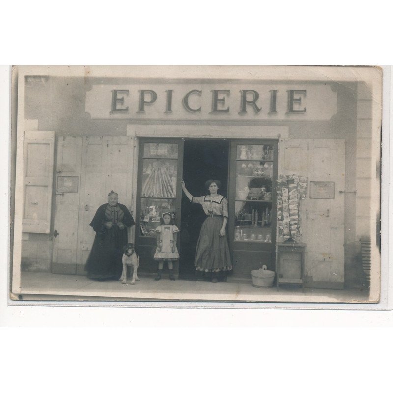 CARTE PHOTO A LOCALISER : epicerie, cartes postales - etat