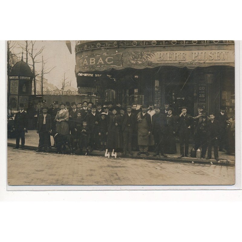 CARTE PHOTO A LOCALISER : paris(?) tabac, biere pilsen - tres bon etat