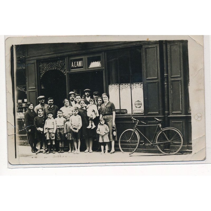 CARTE PHOTO A LOCALISER : paris(?), cafe "à l'ami", velo - etat