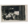 CARTE PHOTO A LOCALISER : paris(?), cafe "à l'ami", velo - etat