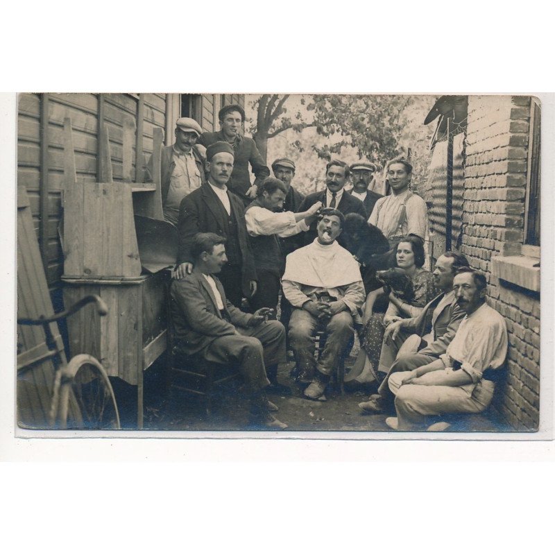 CARTE PHOTO A LOCALISER : barbier ambulant, coiffeur - tres bon etat