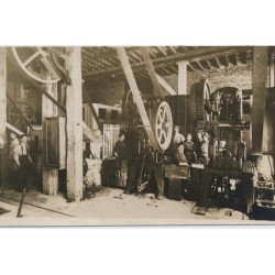 CARTE PHOTO A LOCALISER : emboutissage roucher 5cpa - tres bon etat