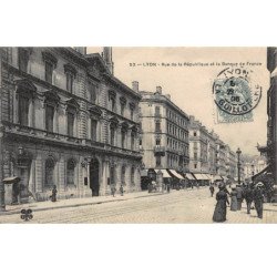 BANQUE DE FRANCE - LYON : rue de la republique et la banque de france - tres bon etat