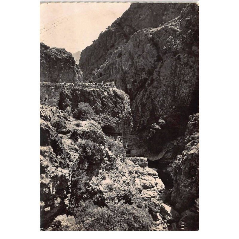 GHISONI : les gorges dantesques du Fium'Orbo dans le defile de l'inzecca - tres bon etat