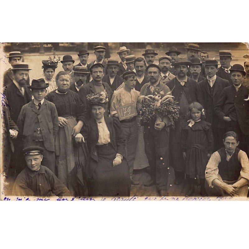 PARIS : les halles, marché, legumes - tres bon etat