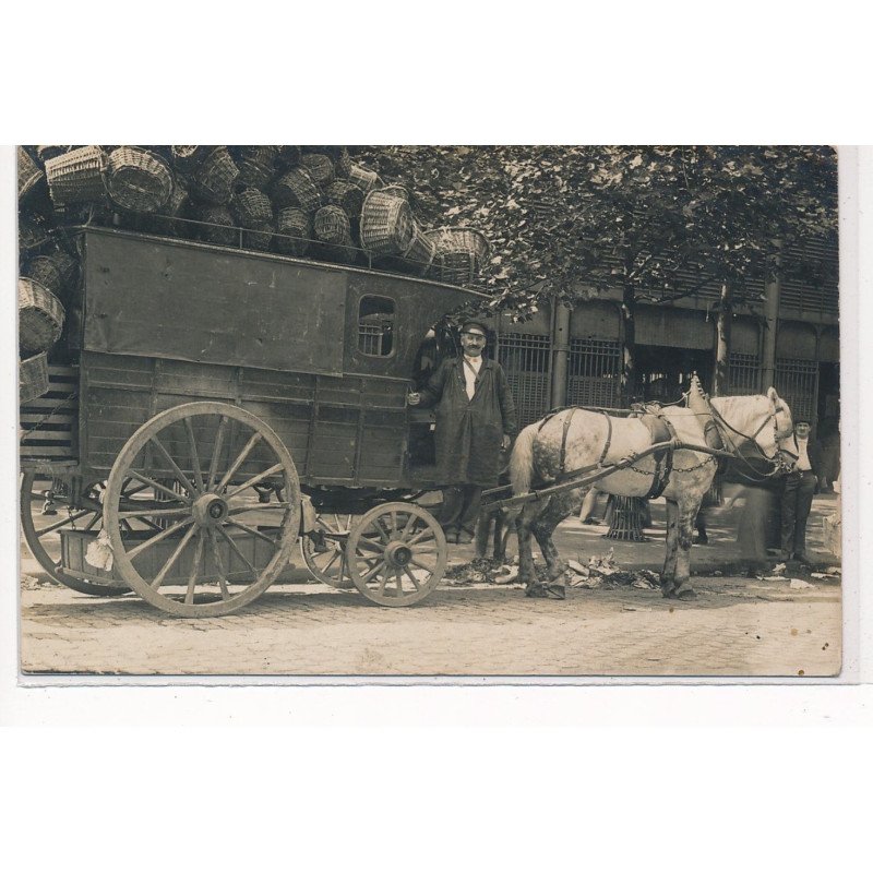PARIS : les halles, attelage - tres bon etat