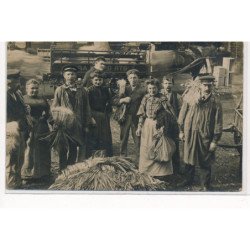 PARIS : les halles, poireaux, attelage - tres bon etat