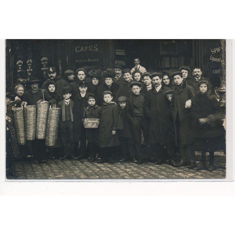 PARIS : les halles, autours des halles, cafe - tres bon etat