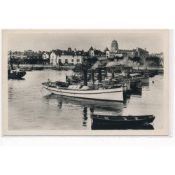 SAINT-JEAN de LUZ : les bateaux sardiniers - tres bon etat