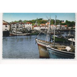 SAINT-JEAN de LUZ : le port, bateaux - tres bon etat