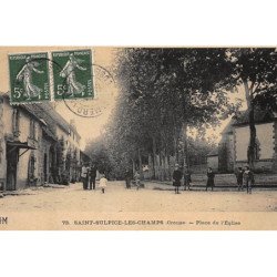 SAINT-SULPICE-les-CHAMPS : place de l'eglise - tres bon etat