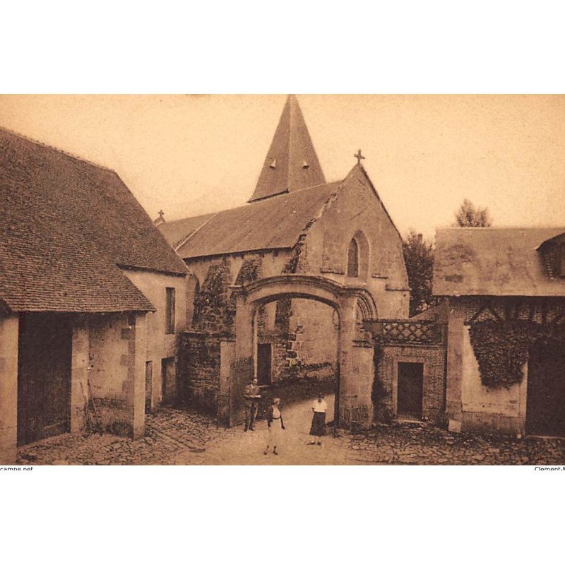 LA CHAPELLE LA BALOUE : eglise - tres bon etat