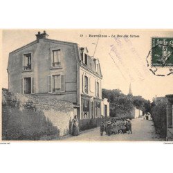 BERNIERES : la rue des ormes - tres bon etat