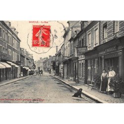 DOZULE : la rue - tres bon etat