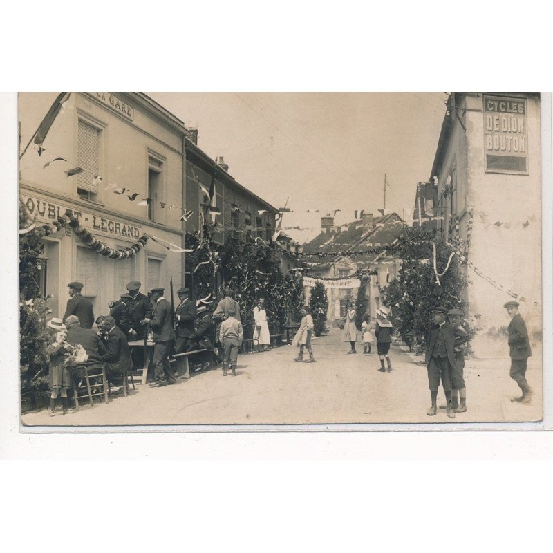 PREROLLES(?) : cafe de la gare, personnages, cycles de dion bouton - tres bon etat