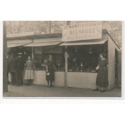 PARIS : concours lepine en 1921, demonstration des rechauds gaz bleu petrole - tres bon etat