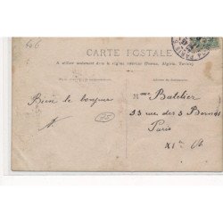 PARIS : royal muscat, personnage, magasin(?) cafe(?) - tres bon etat