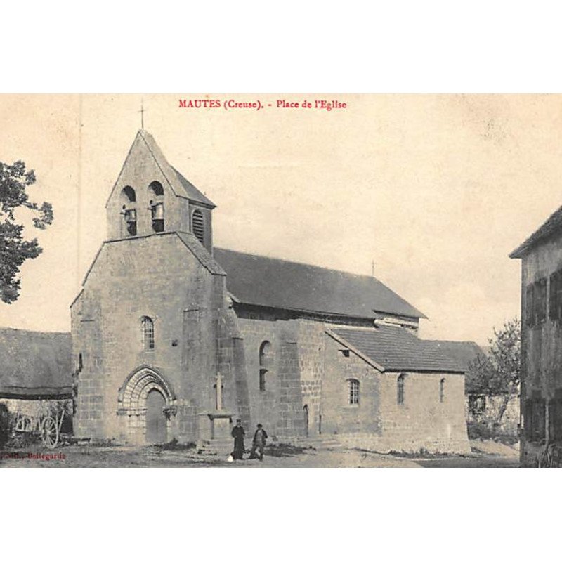 MAUTES : place de l'église - très bon état MAUTES : place de l'église - très bon état