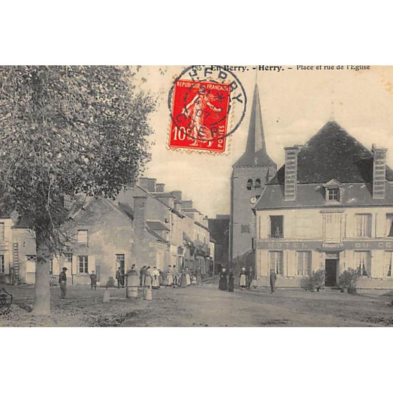 En BERRY : HERRY : la place et rue de l'église - très bon état