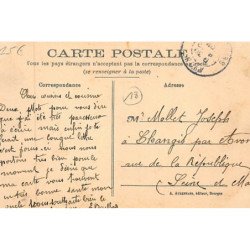 En BERRY : HERRY : la place et rue de l'église - très bon état