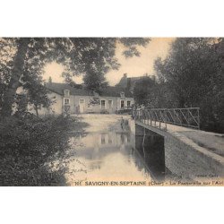 SAVIGNY EN SEPTAINE : la passerelle sur l'Airain - bon état (un coin froissé)