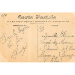 ETRECHY : place de l'église - très bon état