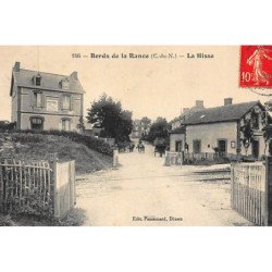 LA HISSE : (bords de la Rance) - le passage à niveau - très bon état