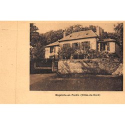 BAGATELLE EN PORDIC : une villa - bon état (un coin plié)