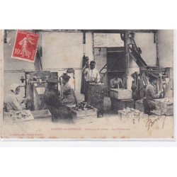 FLEURY SUR ANDELLE : fabrique de talons - les polisseuses - bon état (traces)