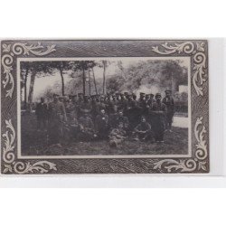 A LOCALISER : 1914/18 - carte photo de soldats français et anglais (militaire - guerre)