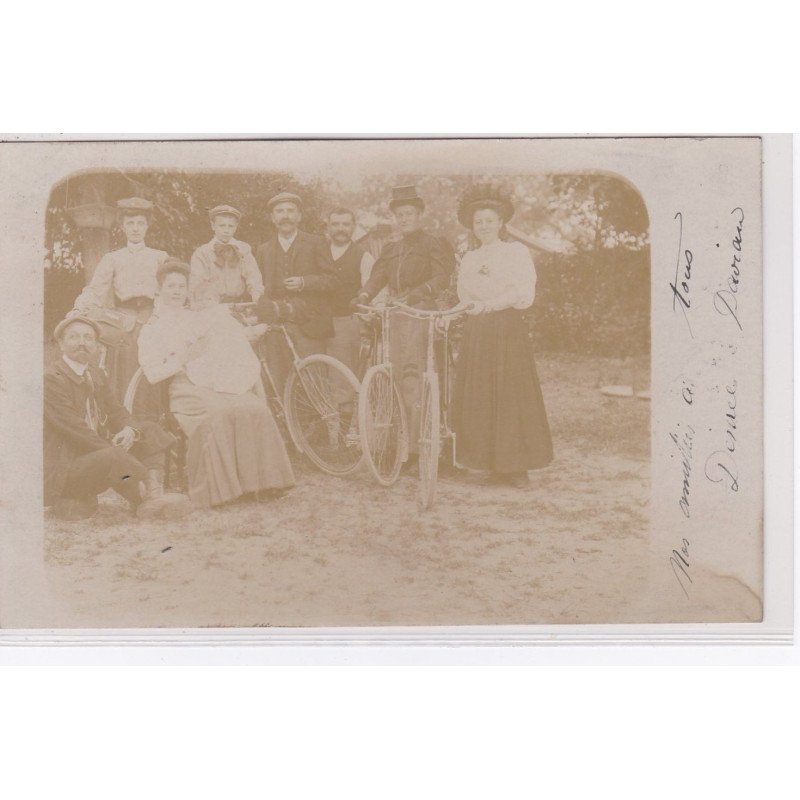 BLOIS : carte photo d'un groupe de perconnes (vélo) - très bon état