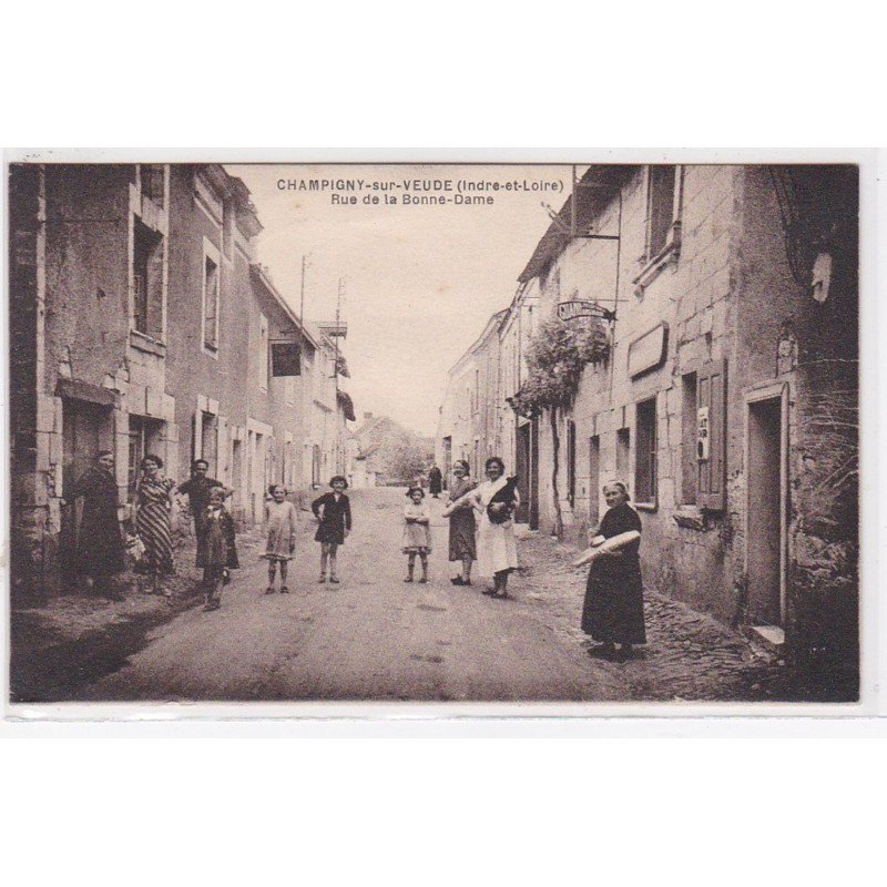 CHAMPIGNY SUR VEUDE : rue de la Bonne Dame - très bon état