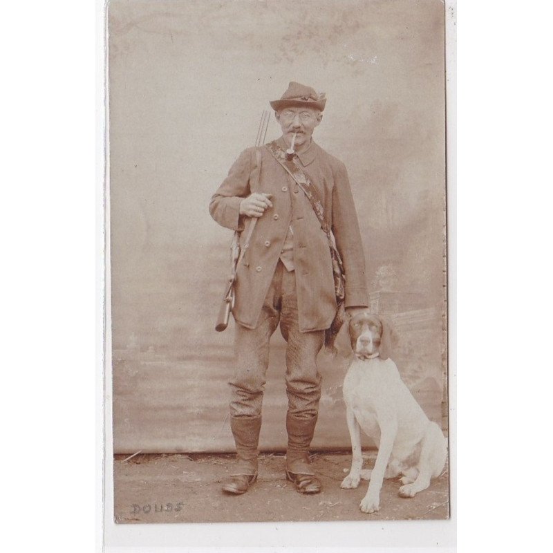 GENEUILLE (environs) Carte photo d'un chasseur - très bon état