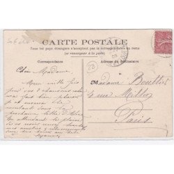 COURTALAIN : dans le parc du chateau - bon état