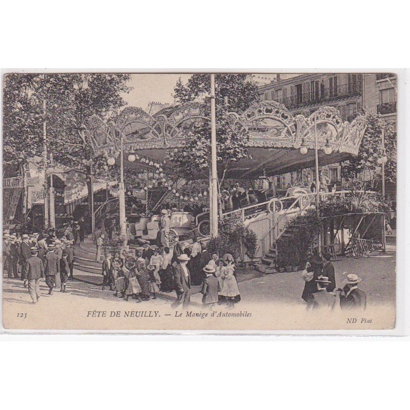NEUILLY SUR SEINE : fêtes de Neuilly - le manège automobiles - très bon état NEUILLY SUR SEINE : fêtes de Neuilly - le manège automobiles - très bon état
